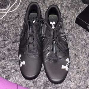 Nitro under armor cleat men.